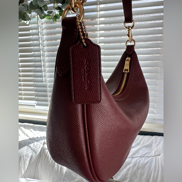 Coach Aria Shoulder Bag Merlot with Gold Hardware - Picture 6 of 13